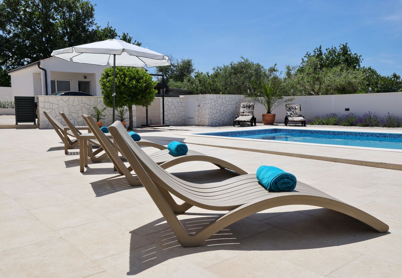 Ferienhaus in Vrsi - Holiday house Luca