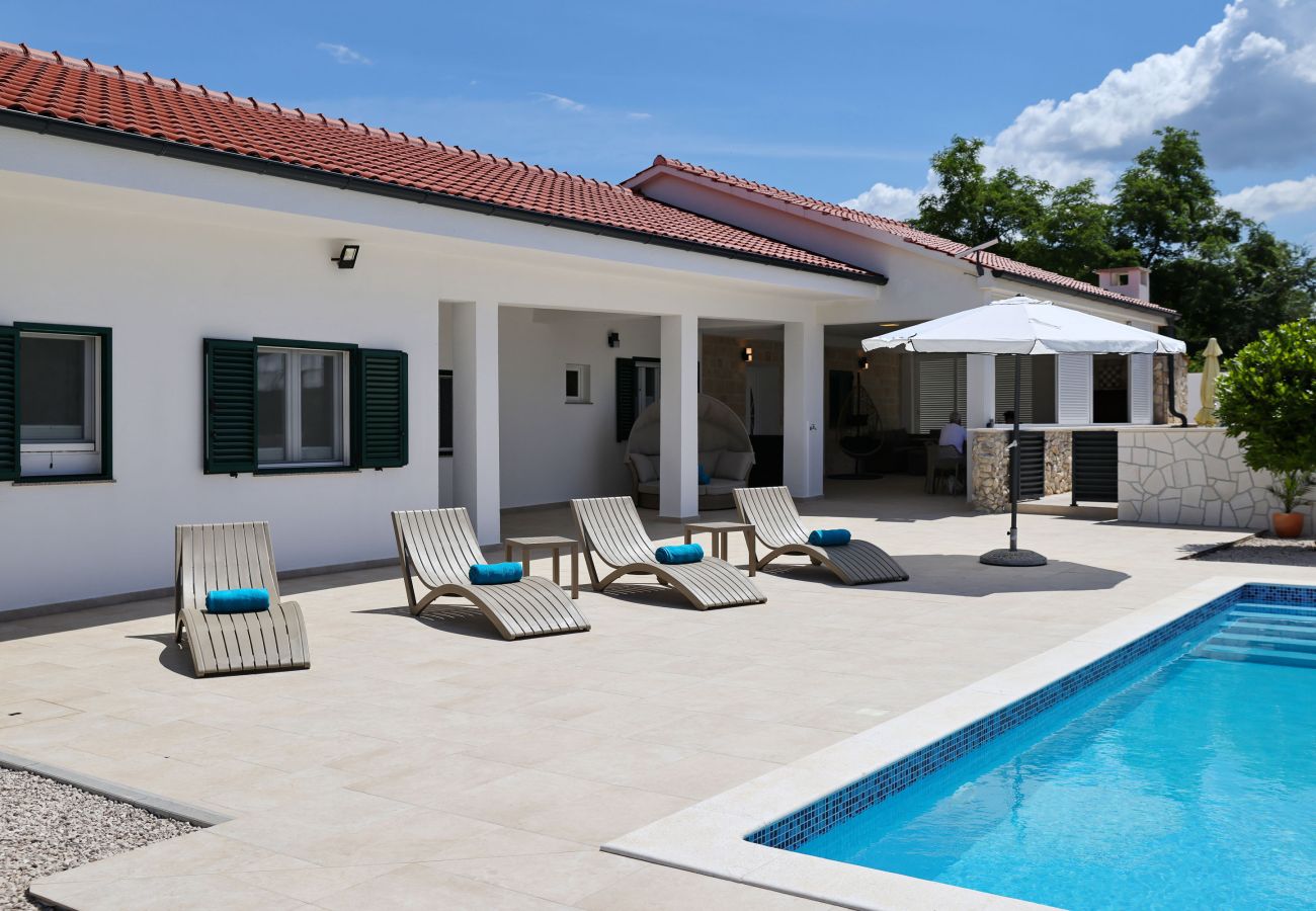 Ferienhaus in Vrsi - Holiday house Luca