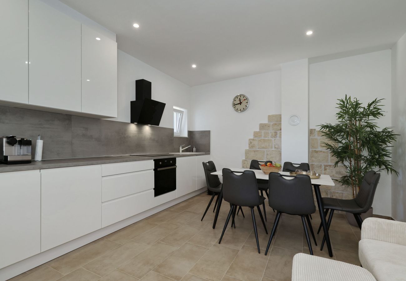 Ferienhaus in Vrsi - Holiday house Luca