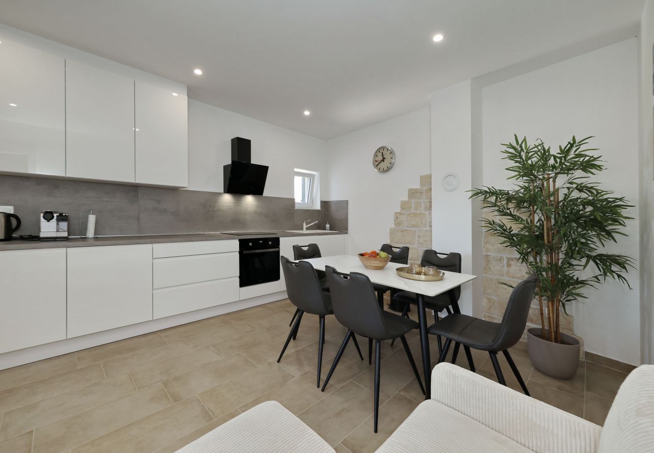 Ferienhaus in Vrsi - Holiday house Luca