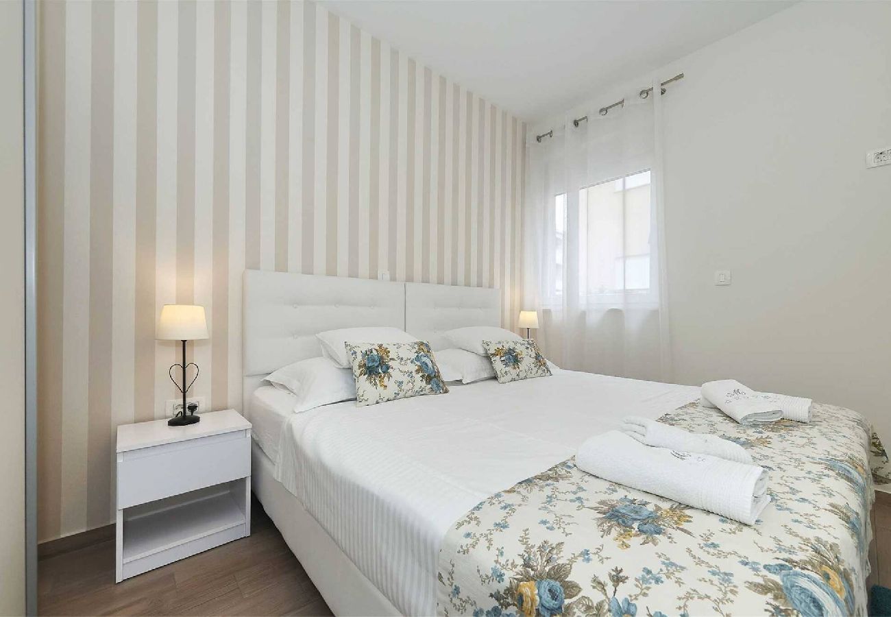 Ferienwohnung in Zadar - Majpruz no 2 mit terrasse Erdg.