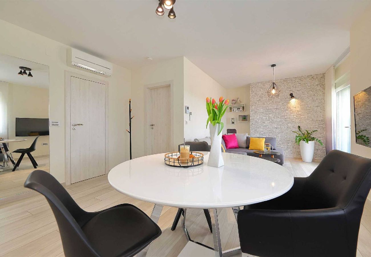 Ferienwohnung in Zadar - Majpruz no 2 mit terrasse Erdg.