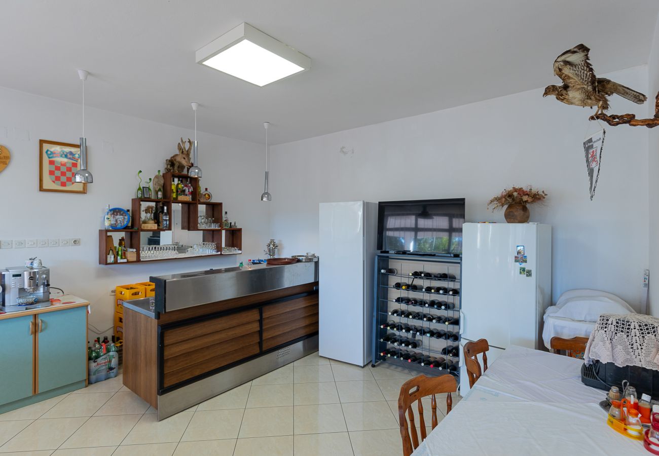 Ferienwohnung in Starigrad - Ferienwohnung Tinka No.5 strandnah