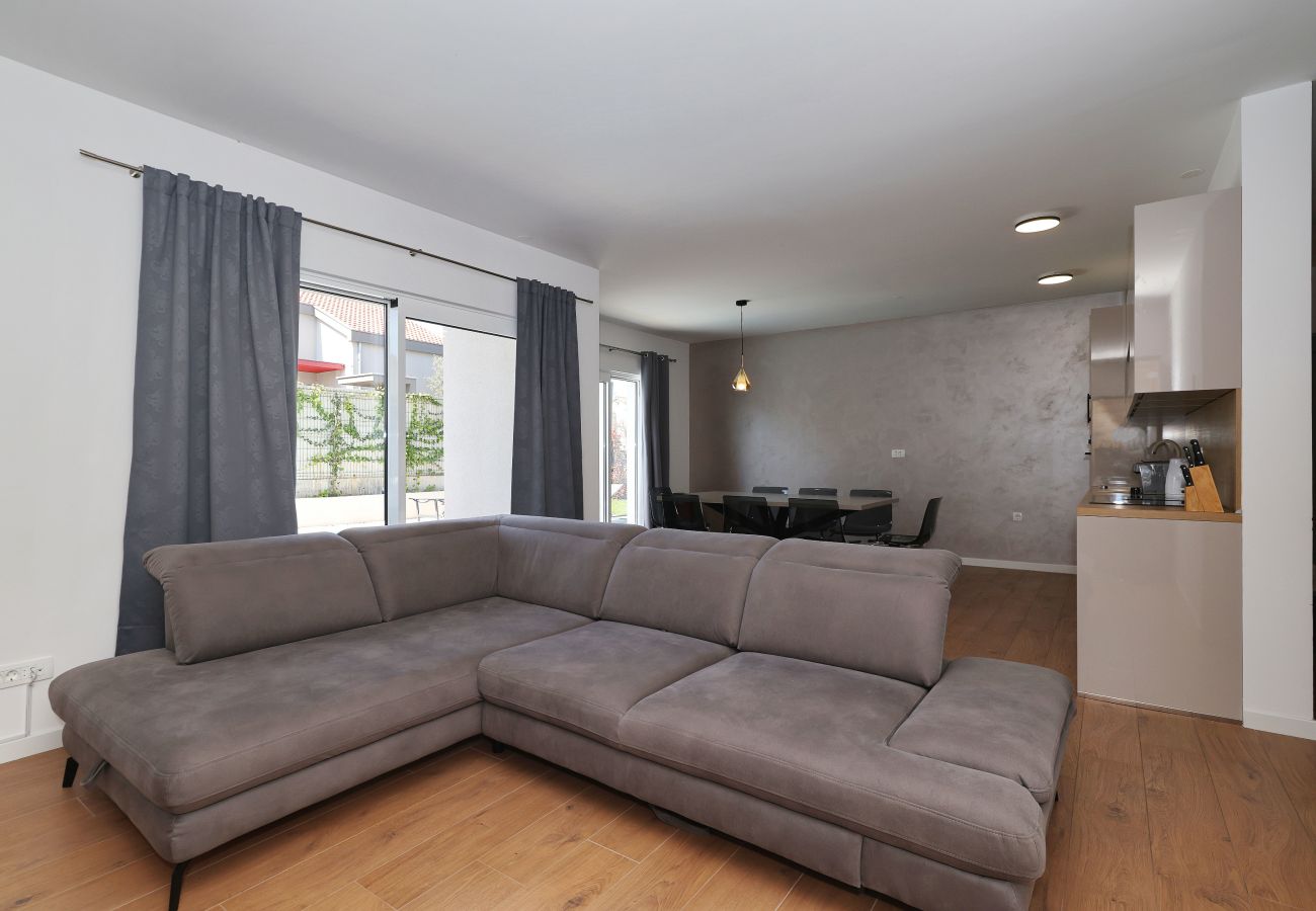 Ferienhaus in Zadar - Ferienhaus Casa Coral mit beheiztem Privatpool