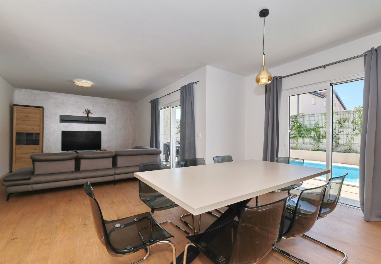 Ferienhaus in Zadar - Ferienhaus Casa Coral mit beheiztem Privatpool