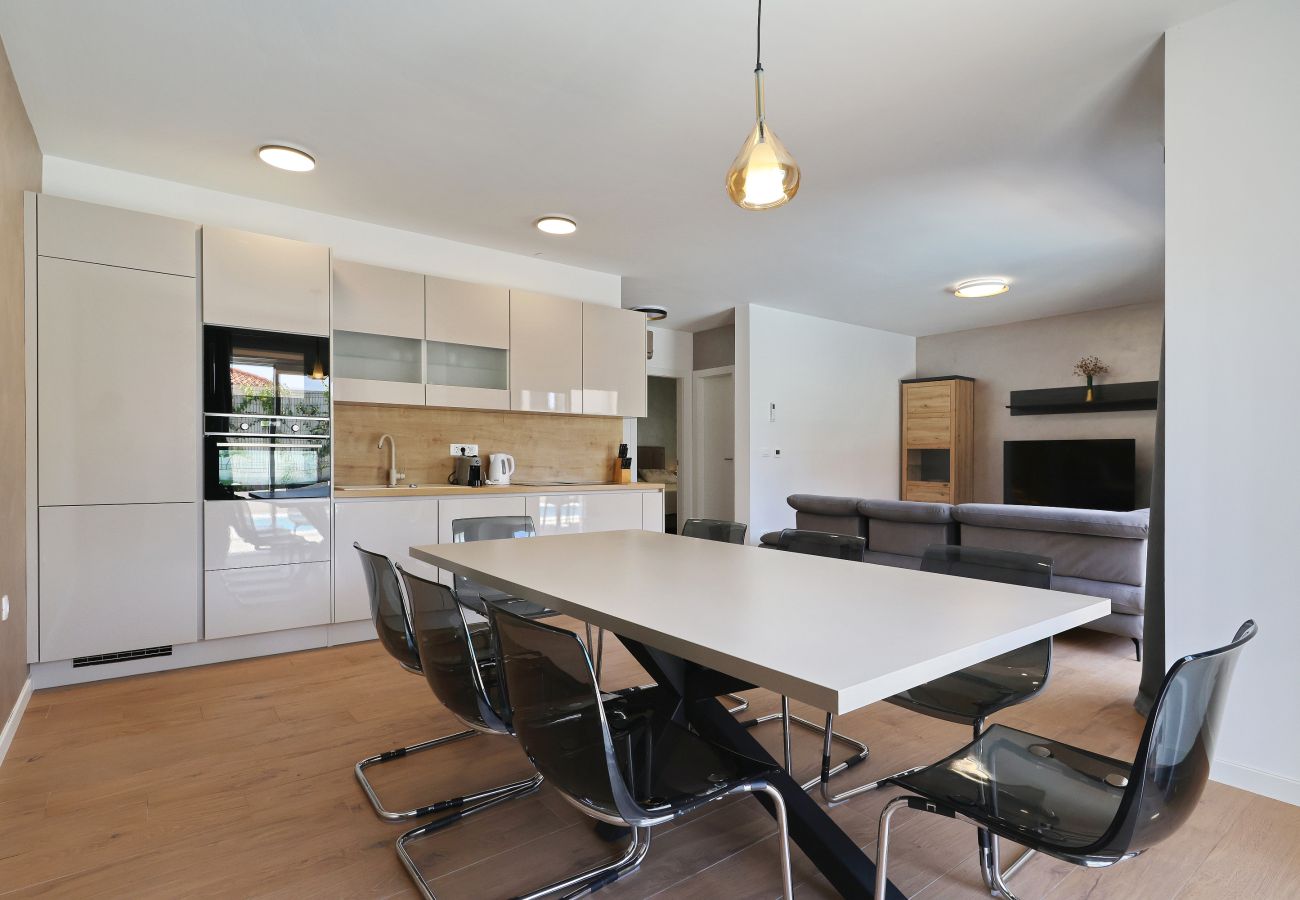 Ferienhaus in Zadar - Ferienhaus Casa Coral mit beheiztem Privatpool