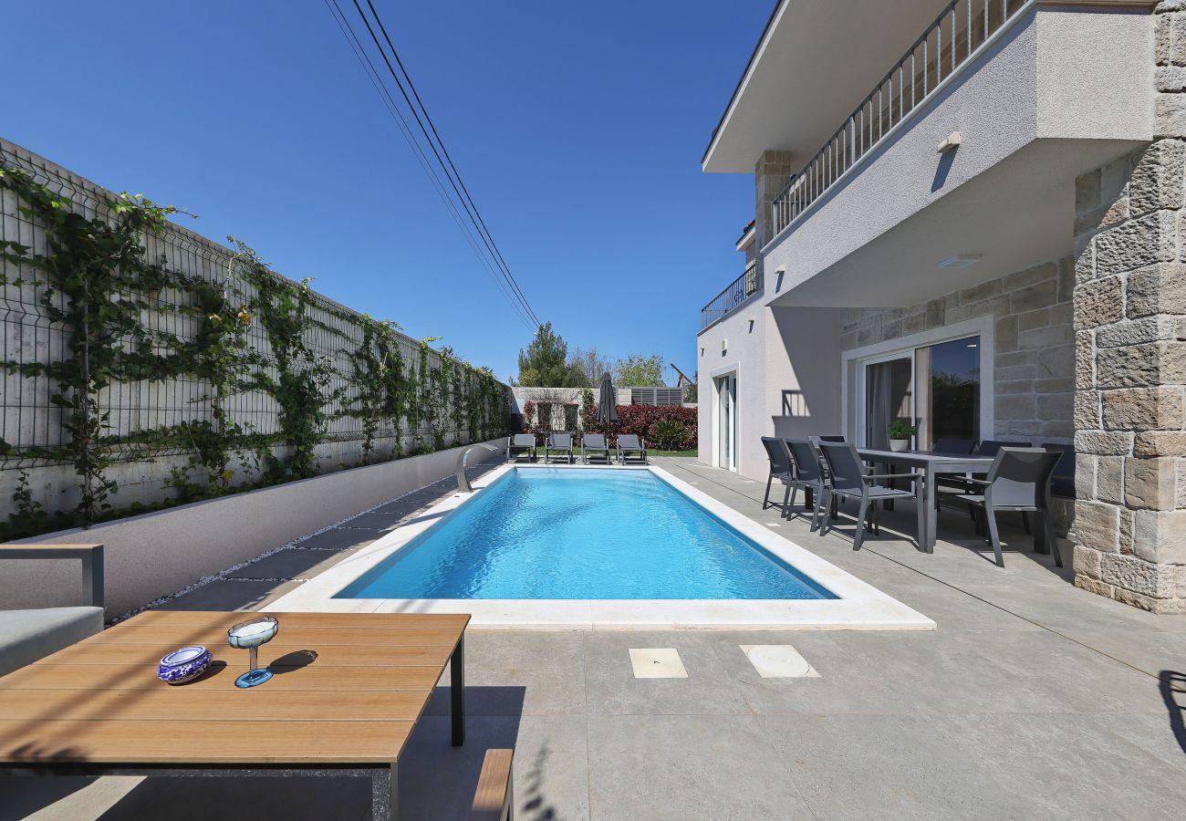 Ferienhaus in Zadar - Ferienhaus Casa Coral mit beheiztem Privatpool