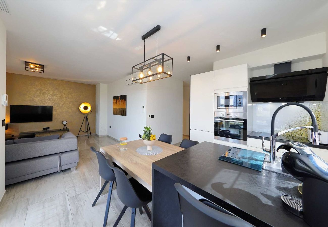 Ferienwohnung in Zadar - Ferienwohnung Luxury Apartment 4 mit Balkon