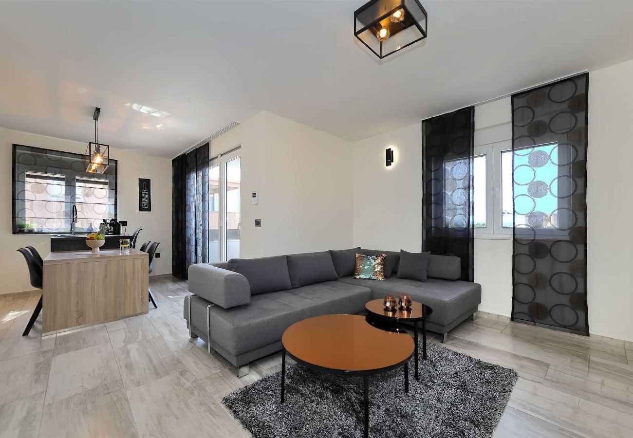 Ferienwohnung in Zadar - Ferienwohnung Luxury Apartment 4 mit Balkon
