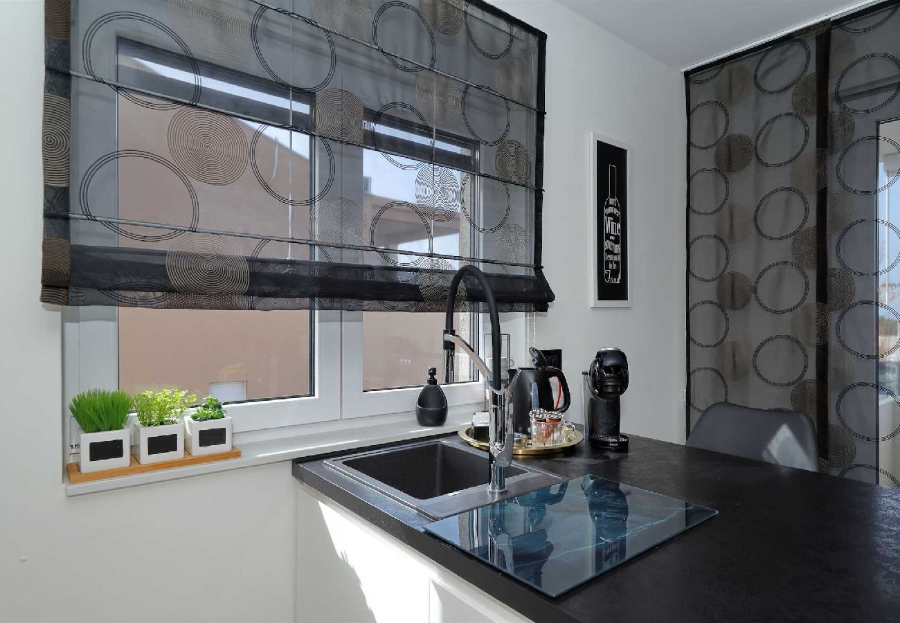 Ferienwohnung in Zadar - Ferienwohnung Luxury Apartment 4 mit Balkon