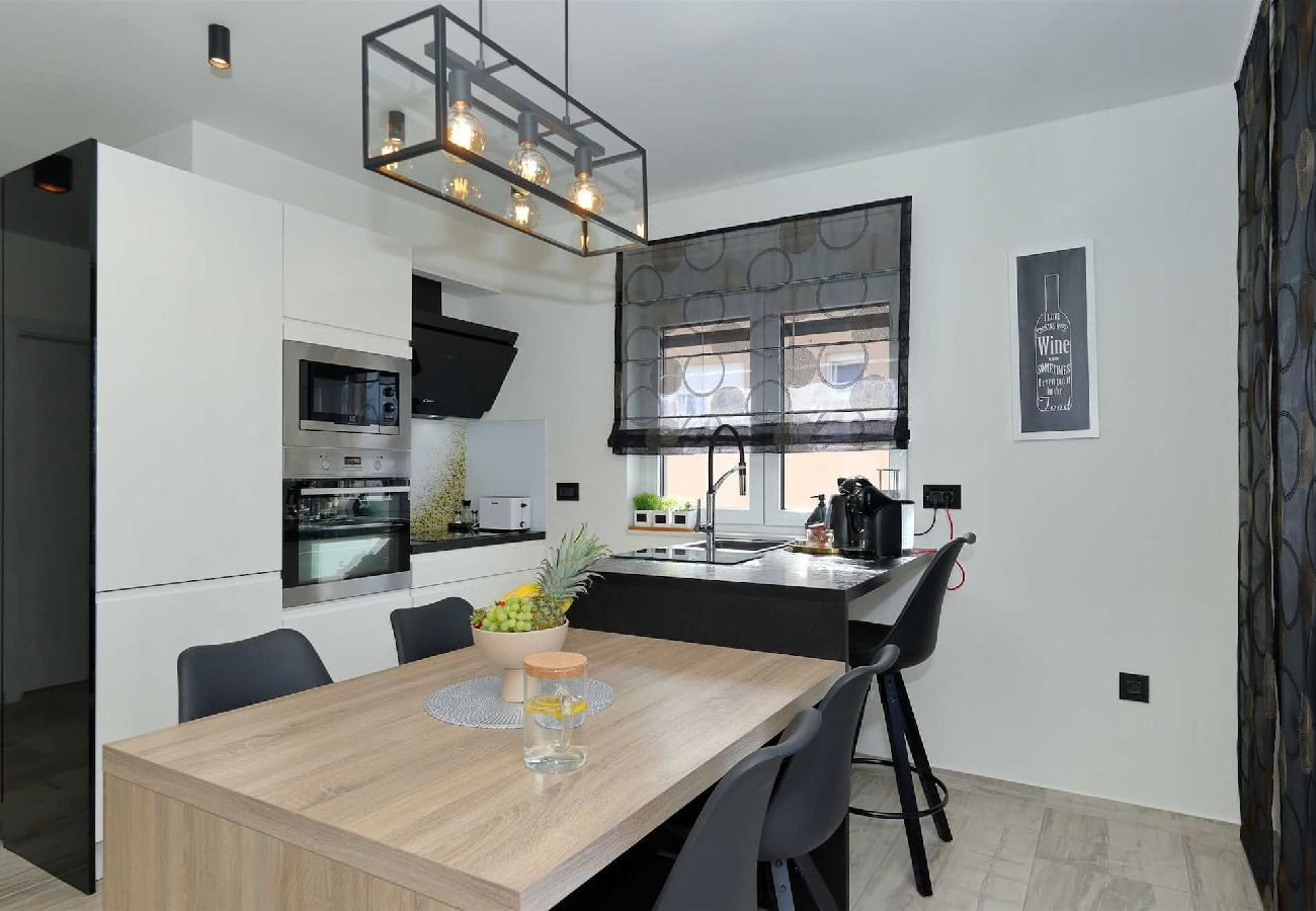 Ferienwohnung in Zadar - Ferienwohnung Luxury Apartment 4 mit Balkon