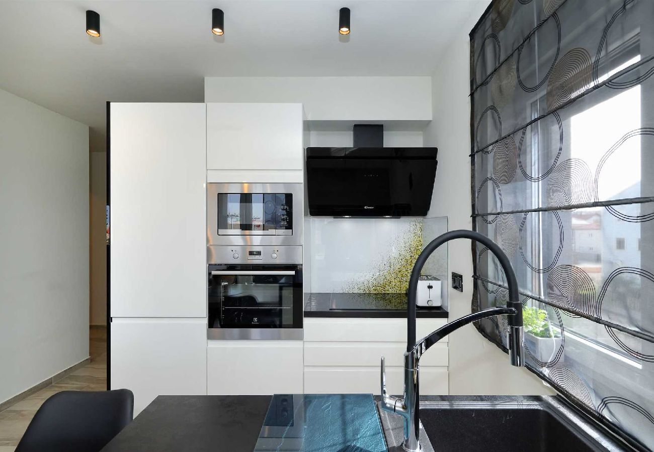 Ferienwohnung in Zadar - Ferienwohnung Luxury Apartment 4 mit Balkon