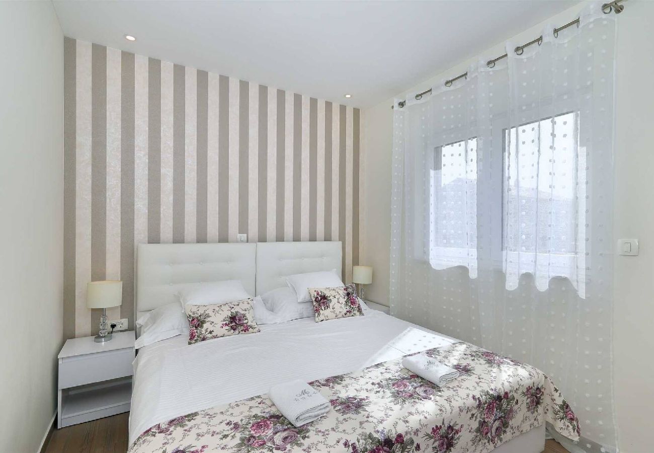 Ferienwohnung in Zadar - Ferienwohnung Luxury Apartment 4 mit Balkon