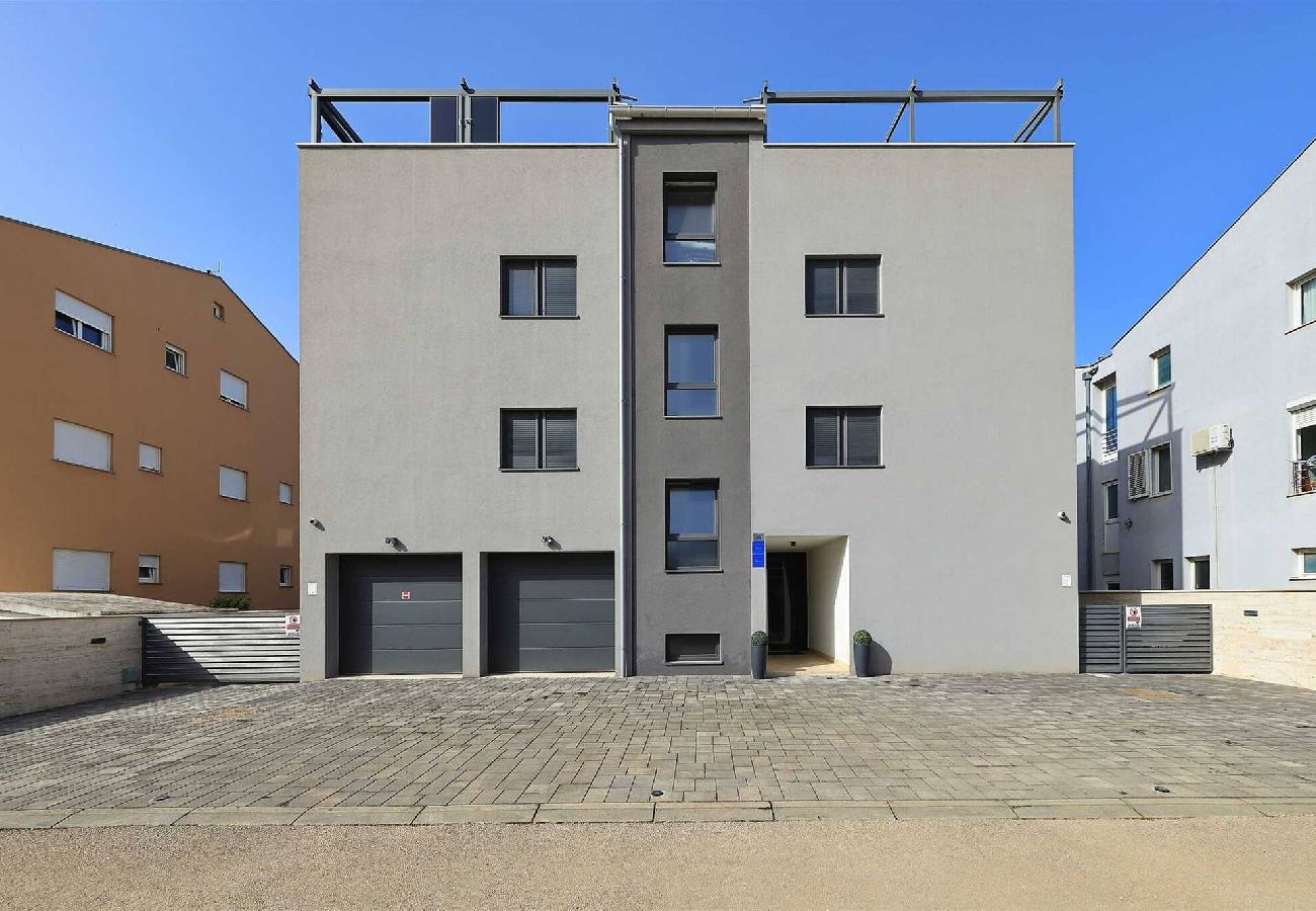 Ferienwohnung in Zadar - Ferienwohnung Luxury Apartment 4 mit Balkon