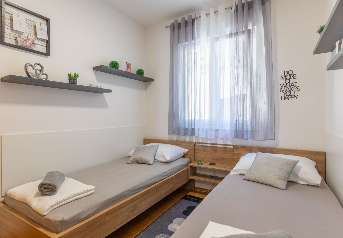 Ferienwohnung in Starigrad - Ferienwohnung Sea & Stone No.2 strandnah