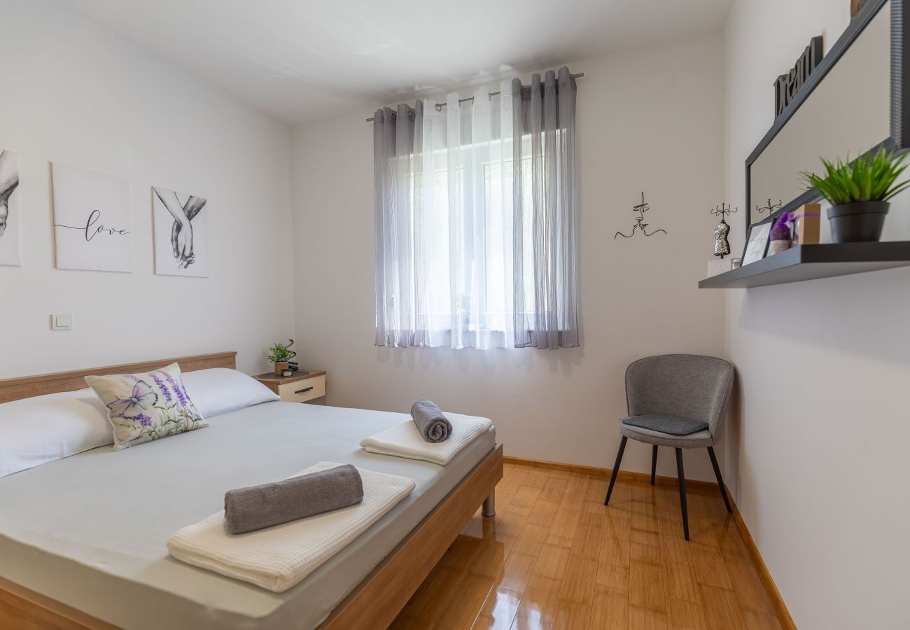 Ferienwohnung in Starigrad - Ferienwohnung Sea & Stone No.2 strandnah