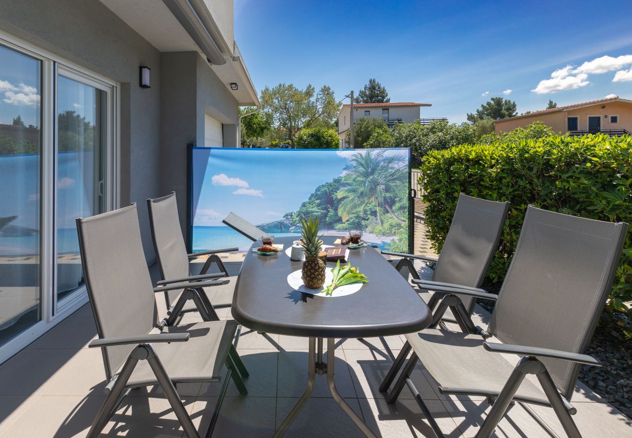 Ferienwohnung in Starigrad - Ferienwohnung Sea & Stone No.2 strandnah