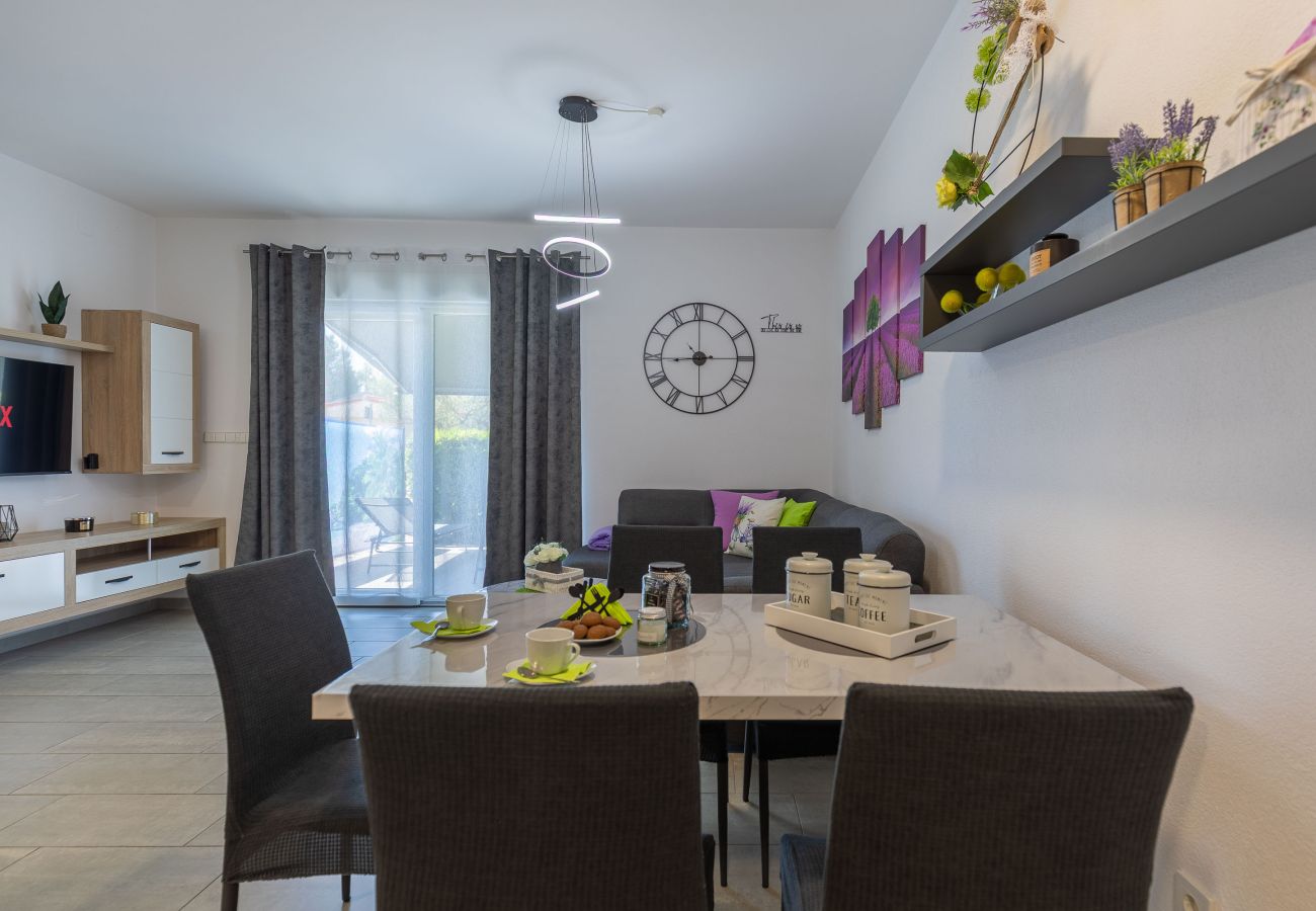 Ferienwohnung in Starigrad - Ferienwohnung Sea & Stone No.2 strandnah