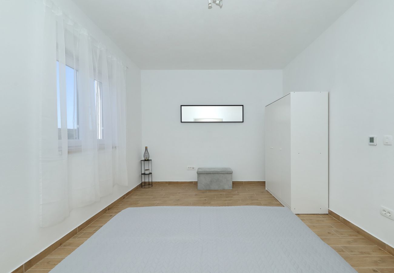 Ferienwohnung in Rovanjska - Temida, Charmante und strandnahe Ferienwohnung