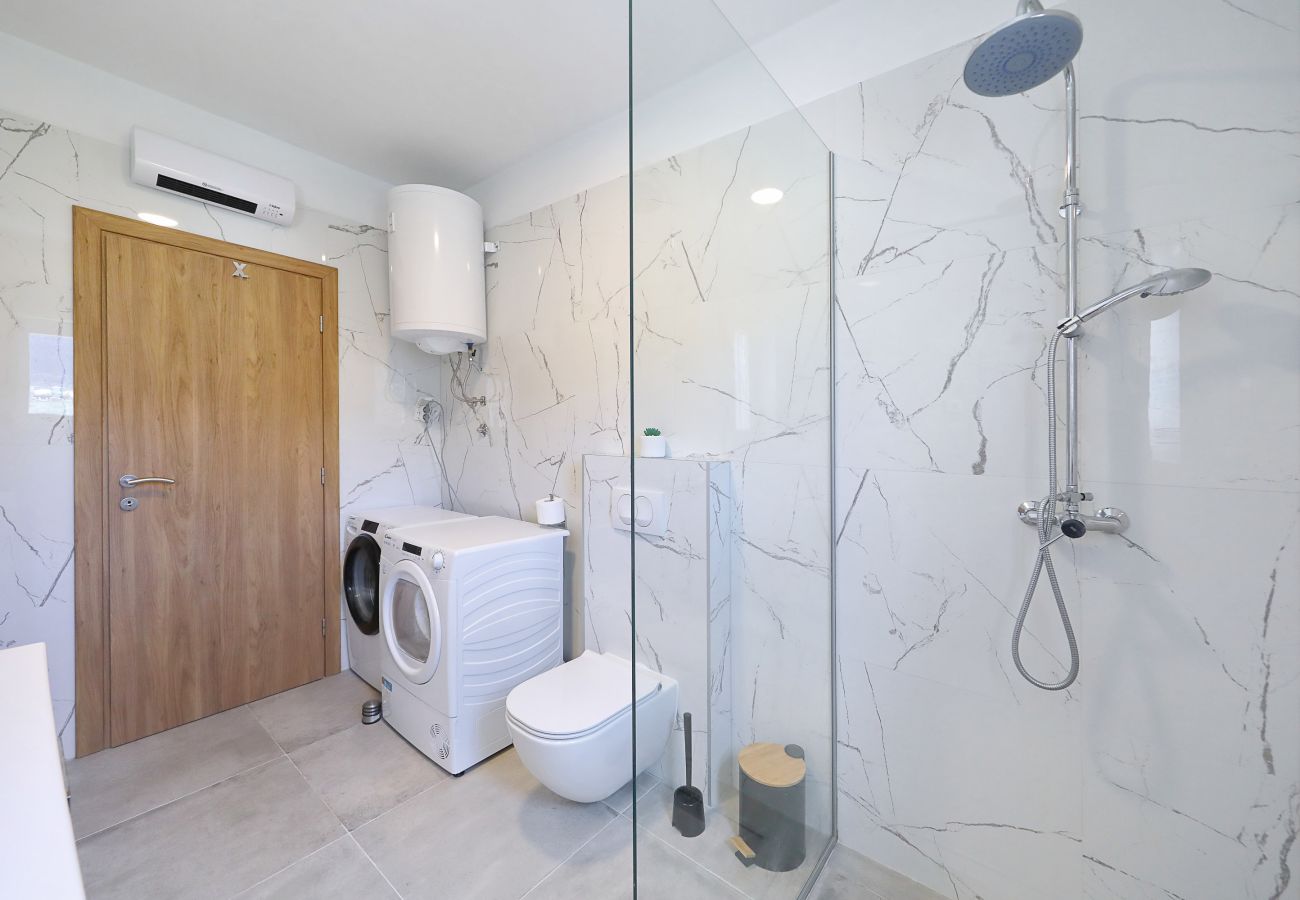 Ferienwohnung in Rovanjska - Temida, Charmante und strandnahe Ferienwohnung