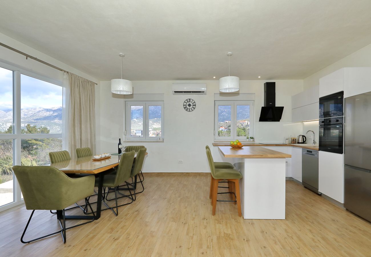 Ferienwohnung in Rovanjska - Temida, Charmante und strandnahe Ferienwohnung