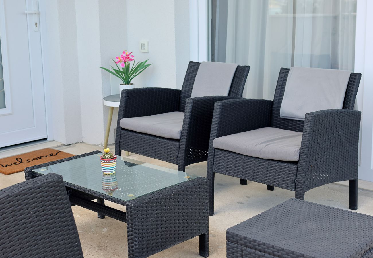 Ferienwohnung in Rovanjska - Temida, Charmante und strandnahe Ferienwohnung