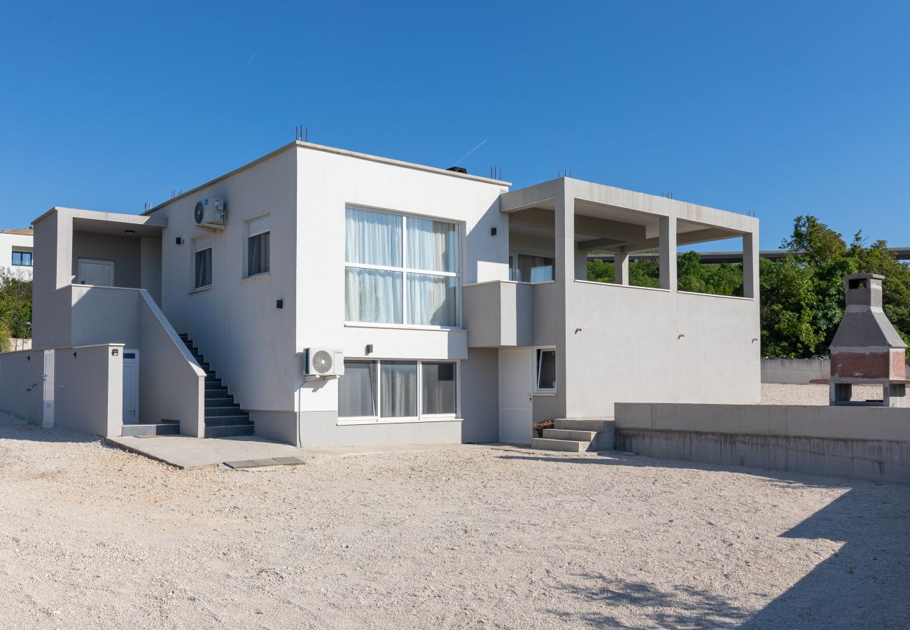 Ferienwohnung in Rovanjska - Ferienwohnung Temida mit Meerblick