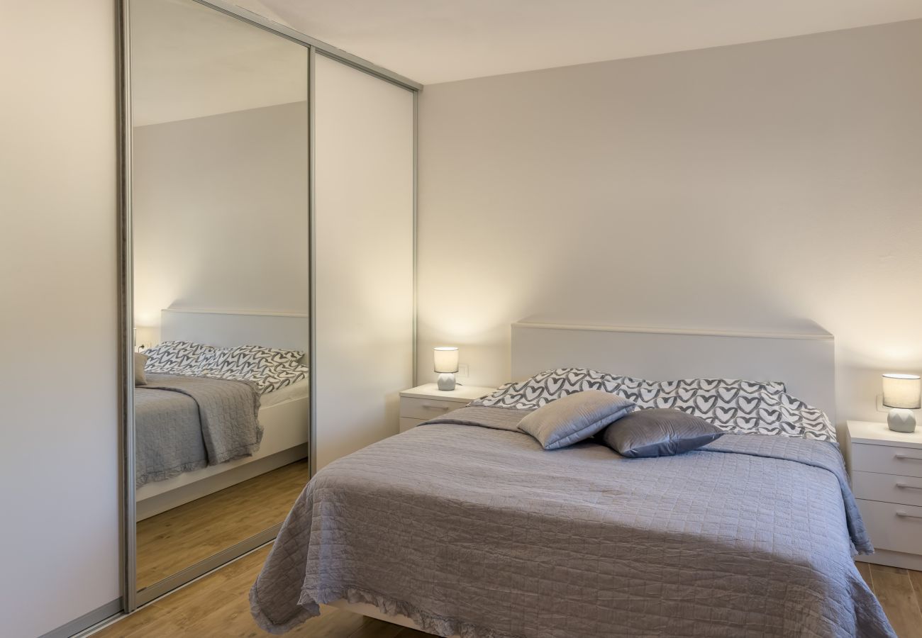 Ferienwohnung in Rovanjska - Ferienwohnung Temida mit Meerblick