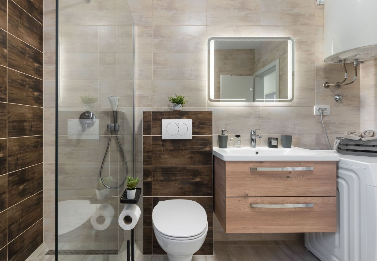 Ferienwohnung in Vir - Ferienhaus Radovic mit Privatpool