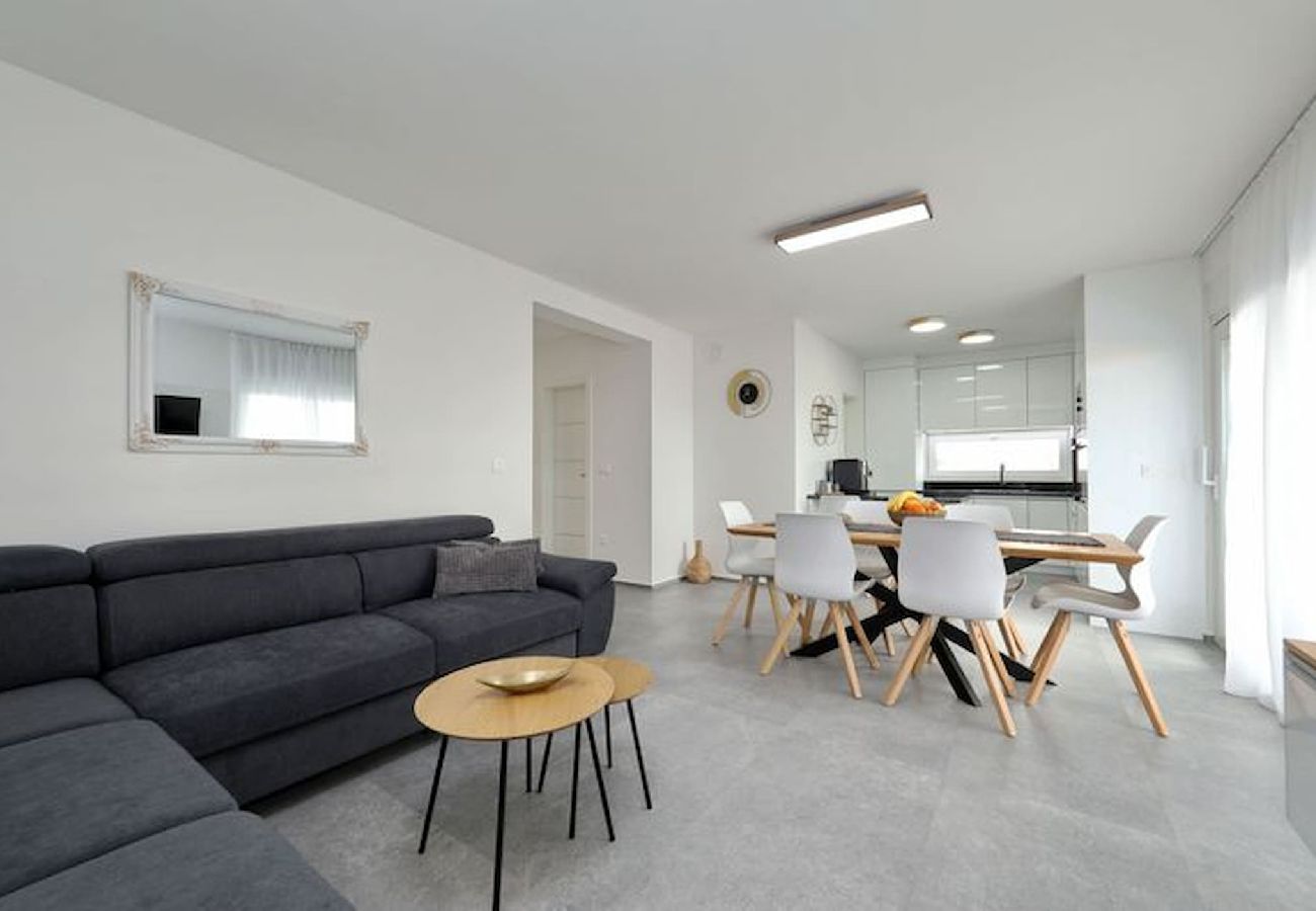 Ferienwohnung in Vir - Cicak, No.2