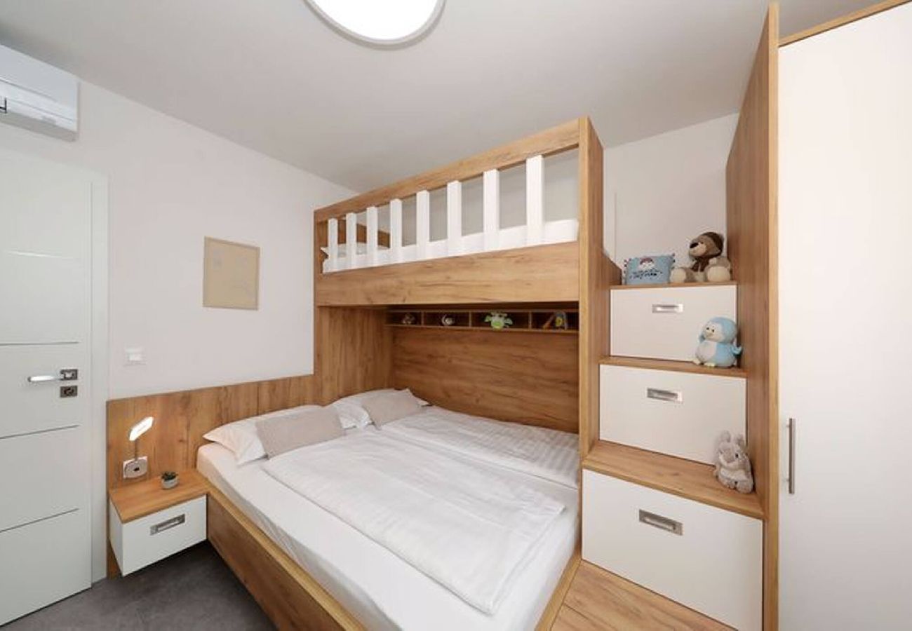 Ferienwohnung in Vir - Cicak, No.2