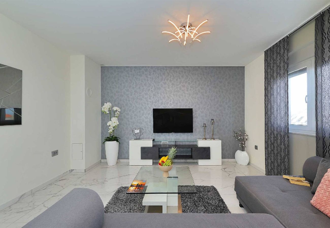 Ferienwohnung in Zadar -  Penthouse 5 mit Whirlpool und Meerblick