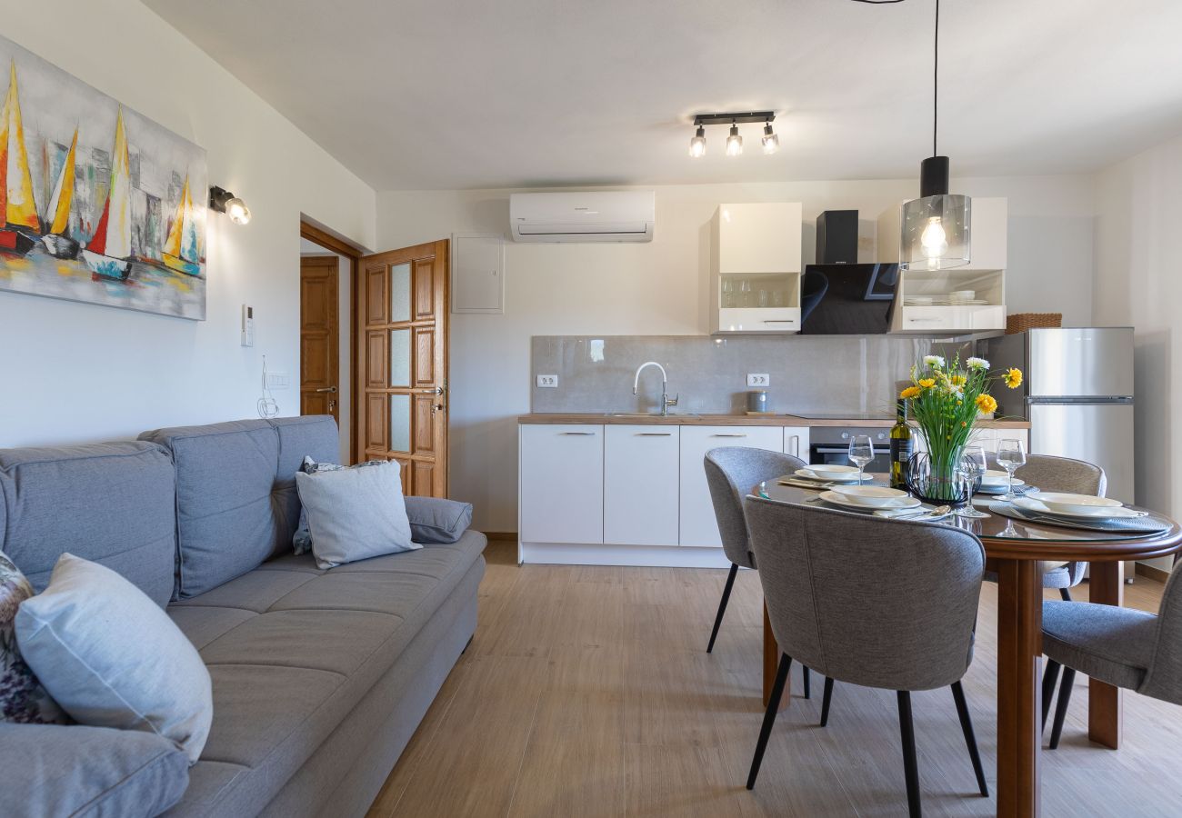 Ferienwohnung in Zadar - Klanac No 2