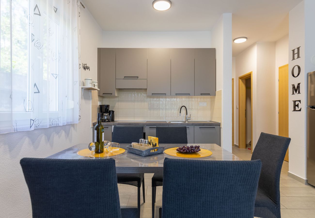 Ferienwohnung in Starigrad - Ferienwohnung Sea & Stone No.1 strandnah