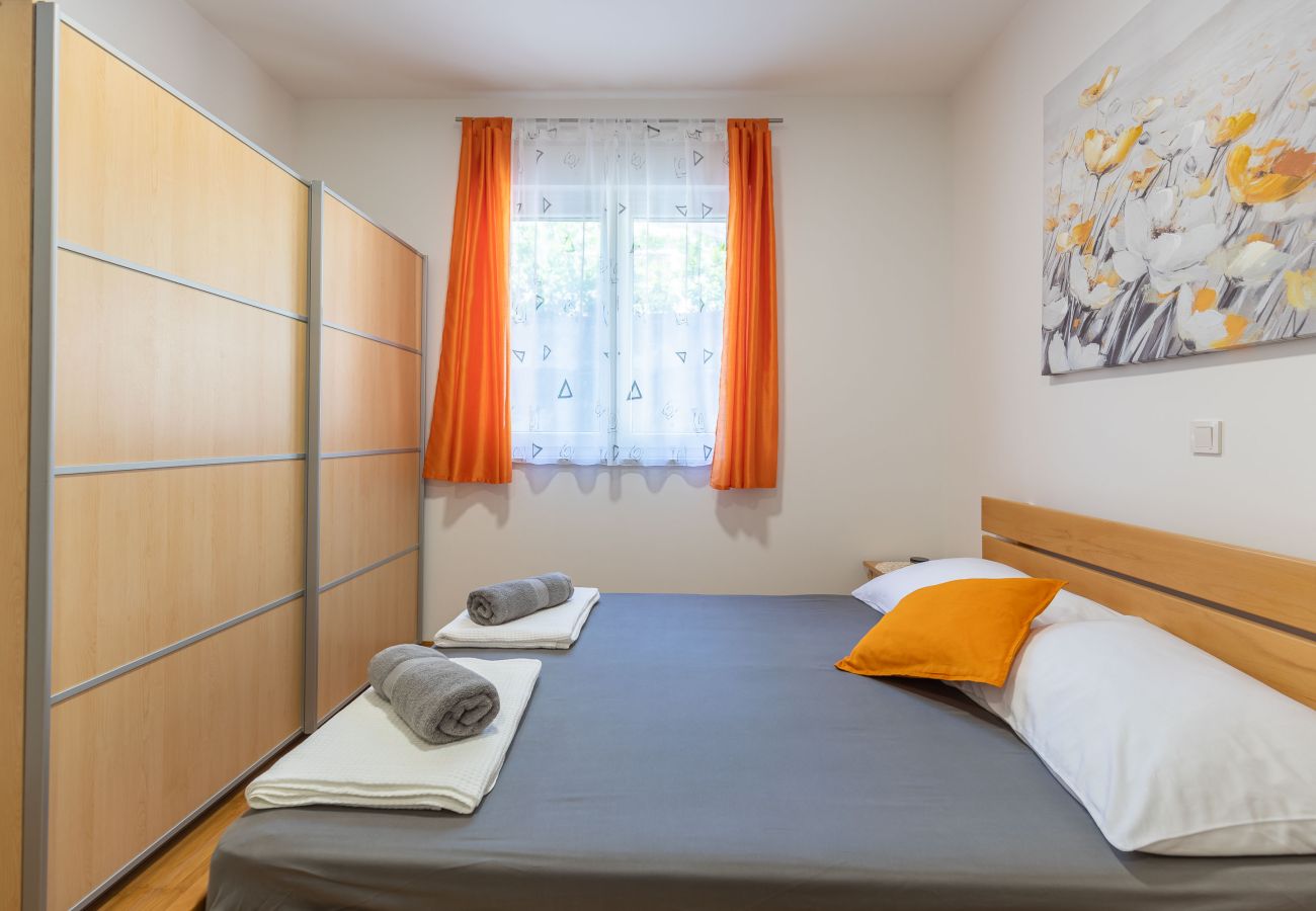 Ferienwohnung in Starigrad - Ferienwohnung Sea & Stone No.1 strandnah