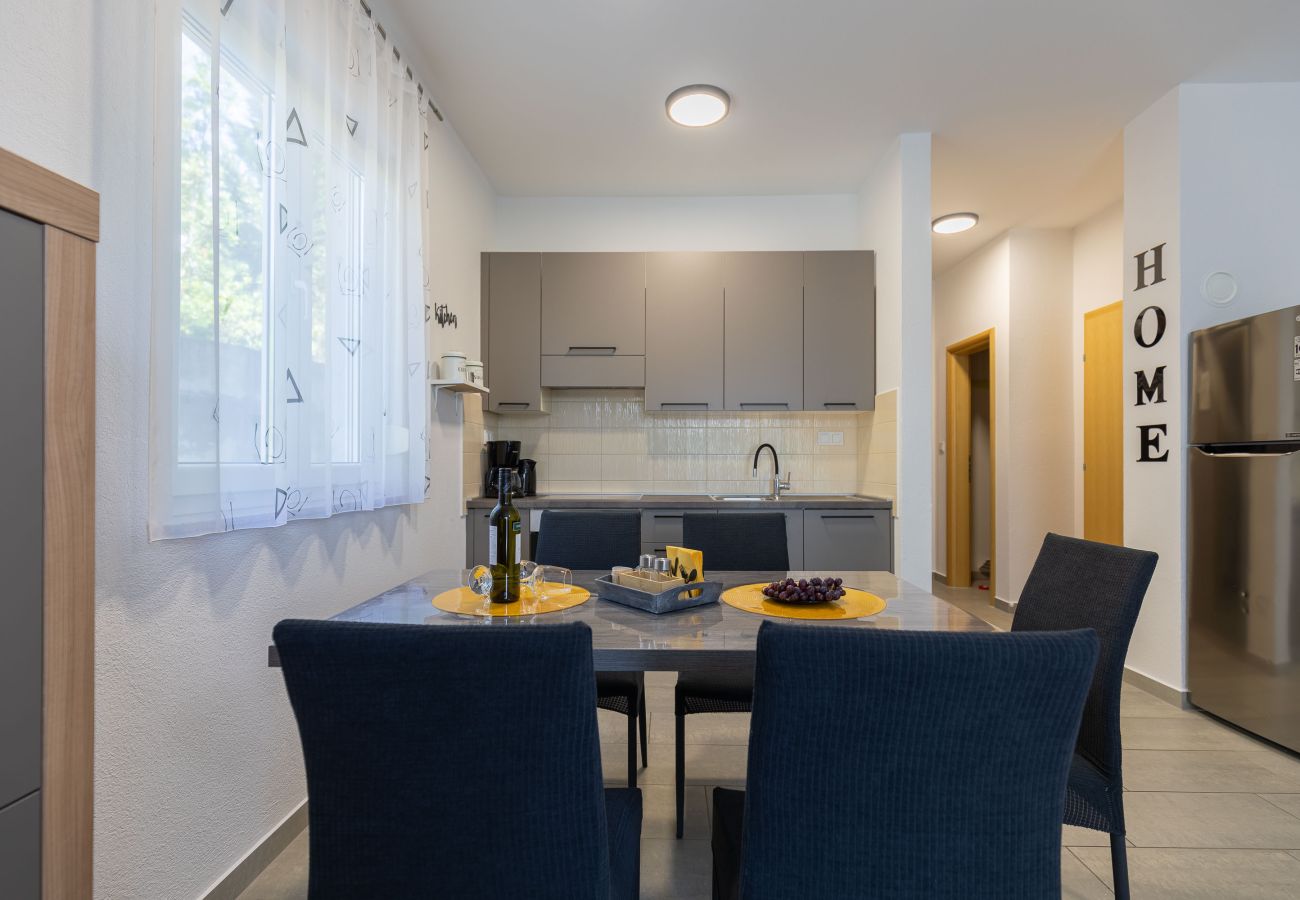 Ferienwohnung in Starigrad - Ferienwohnung Sea & Stone No.1 strandnah
