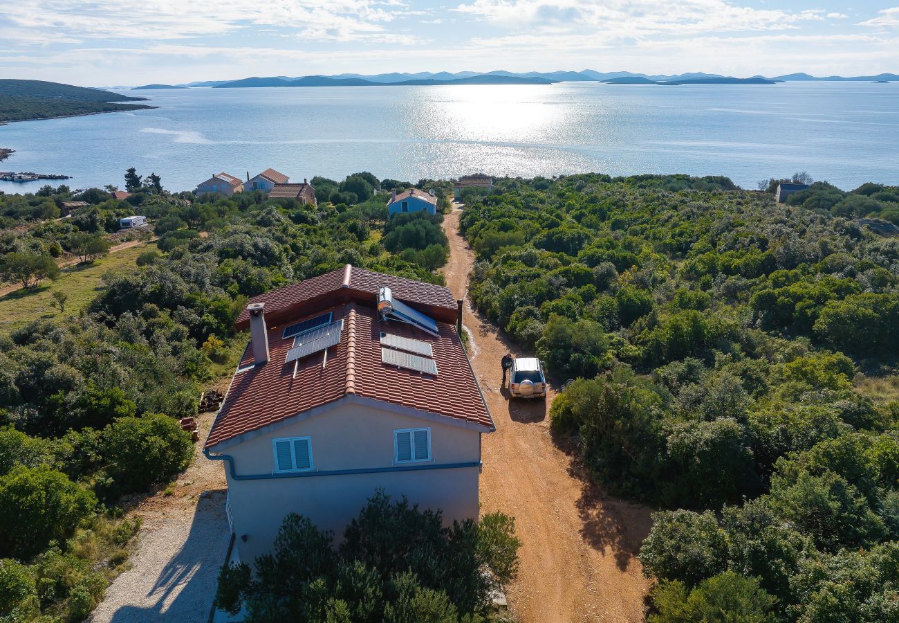 Ferienhaus in Dobropoljana - Robinsonade Pašman – Meerblick & Ruhe