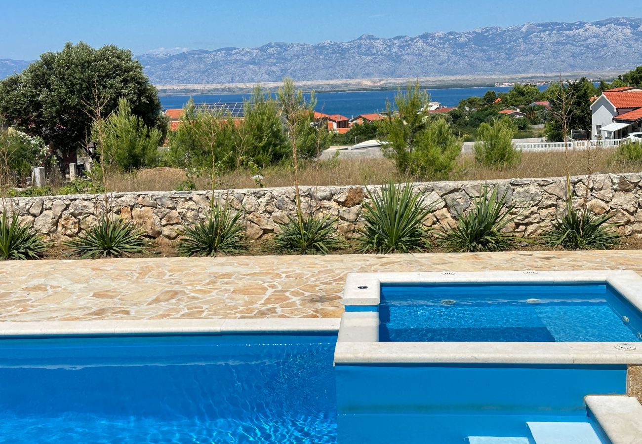 Ferienhaus in Vir - Ferienhaus Artano mit Privatpool