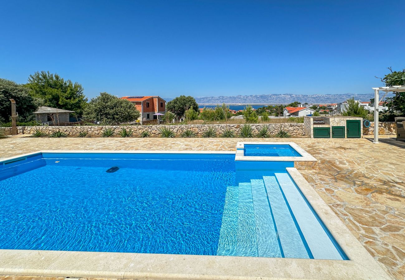 Ferienhaus in Vir - Ferienhaus Artano mit Privatpool