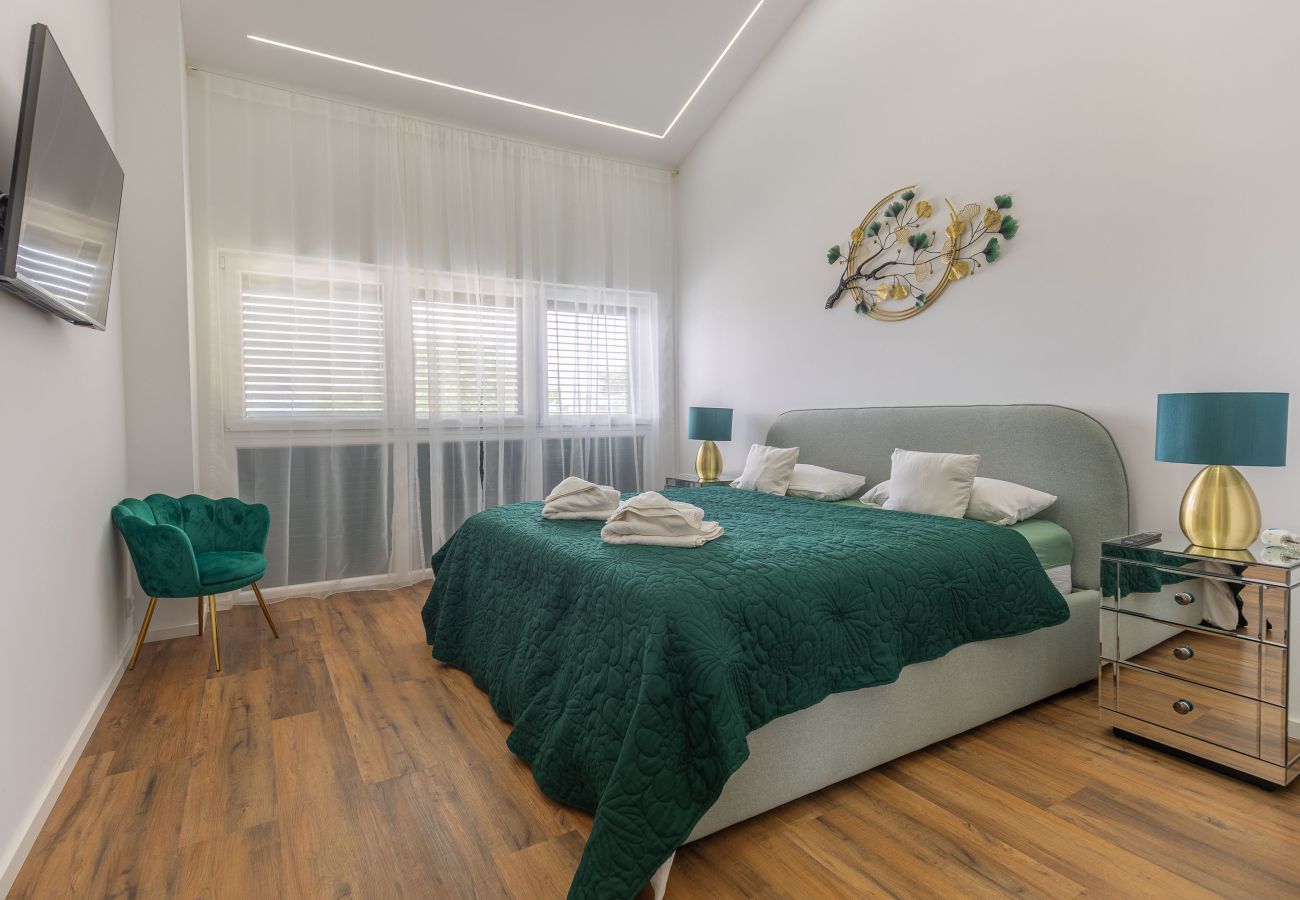 Ferienhaus in Vir - Ferienhaus Artano mit Privatpool