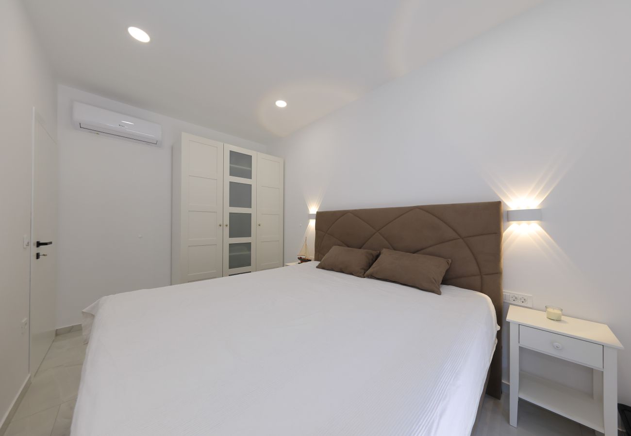 Ferienwohnung in Rovanjska - Bay view mit Pool & Meerblick