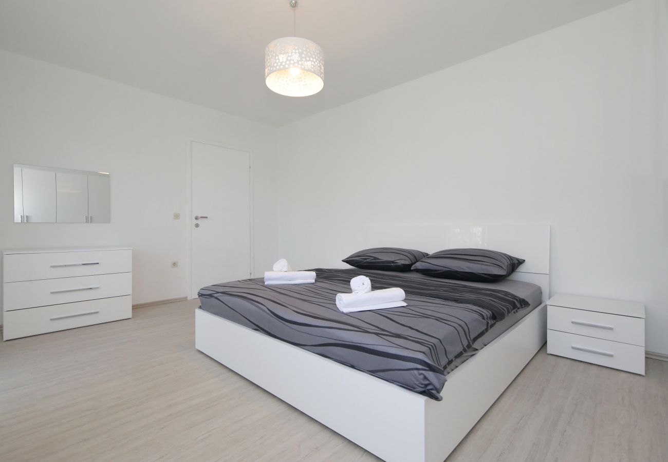 Ferienwohnung in Dobropoljana - Apartment -Grosses FamilienapartmentLuma