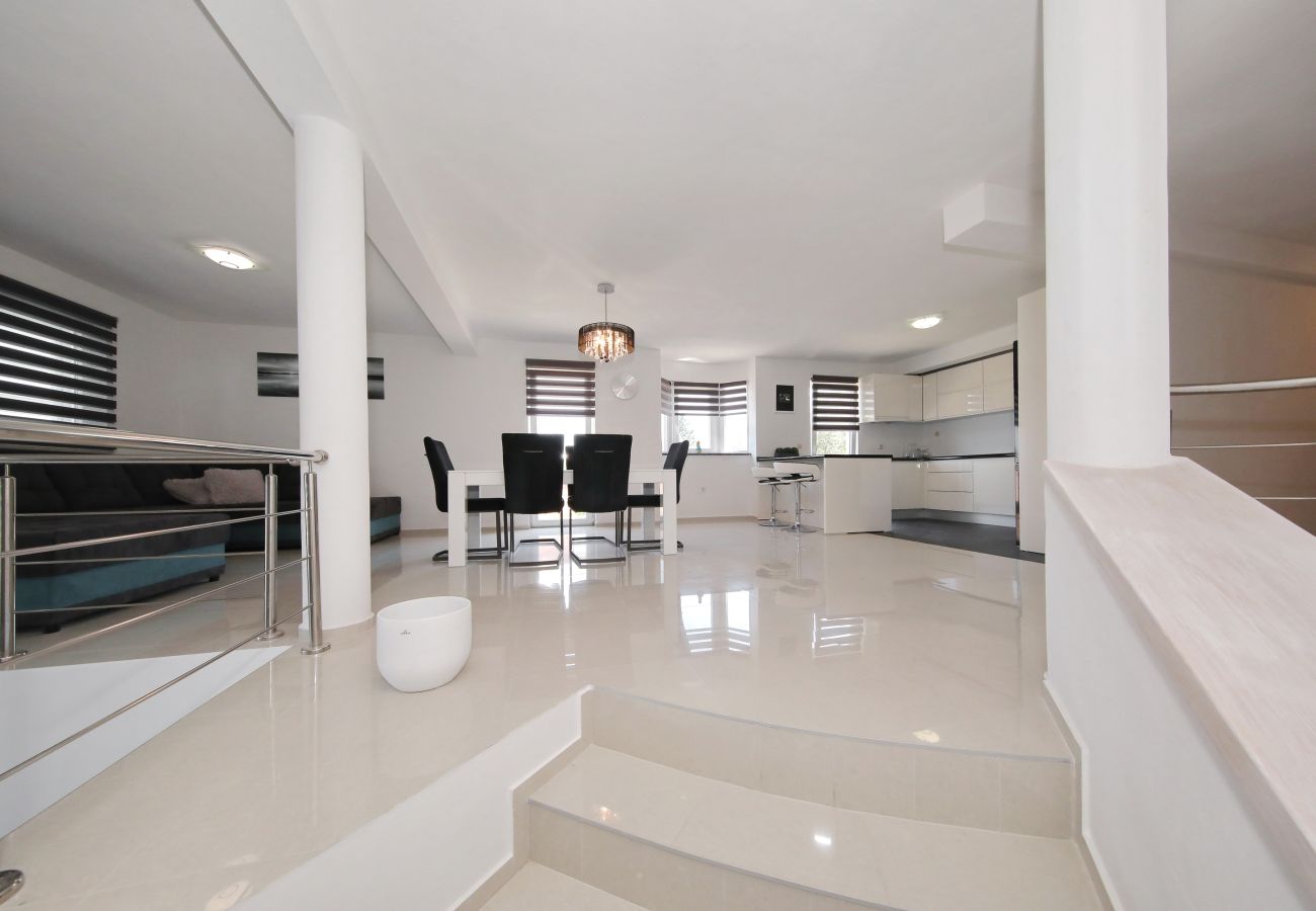 Ferienwohnung in Dobropoljana - Apartment -Grosses FamilienapartmentLuma