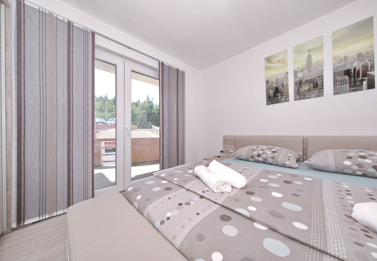 Ferienwohnung in Dobropoljana - Apartment -Grosses FamilienapartmentLuma