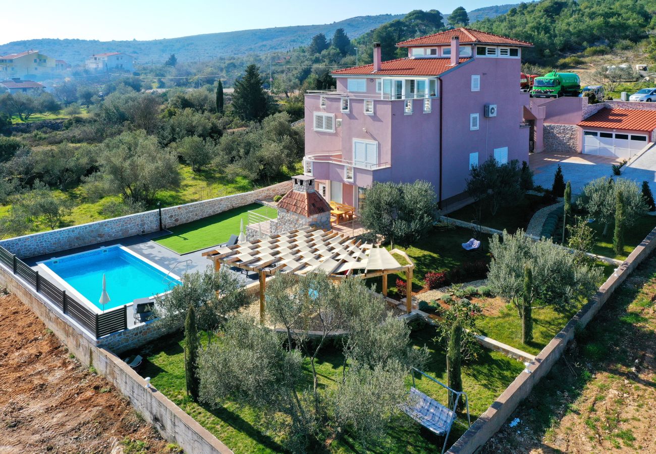 Ferienwohnung in Dobropoljana - Apartment -Grosses FamilienapartmentLuma