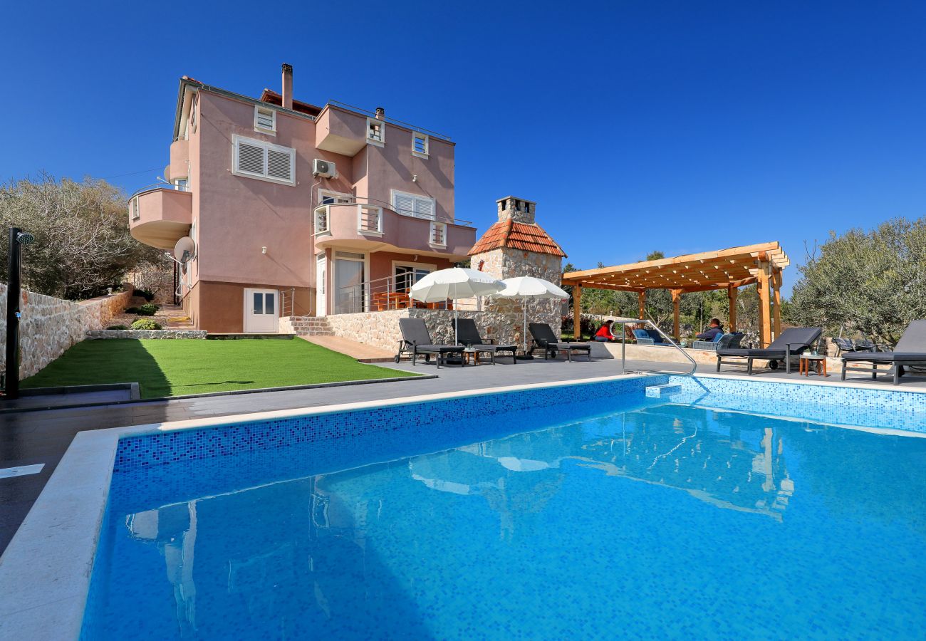 Ferienwohnung in Dobropoljana - Apartment -Grosses FamilienapartmentLuma