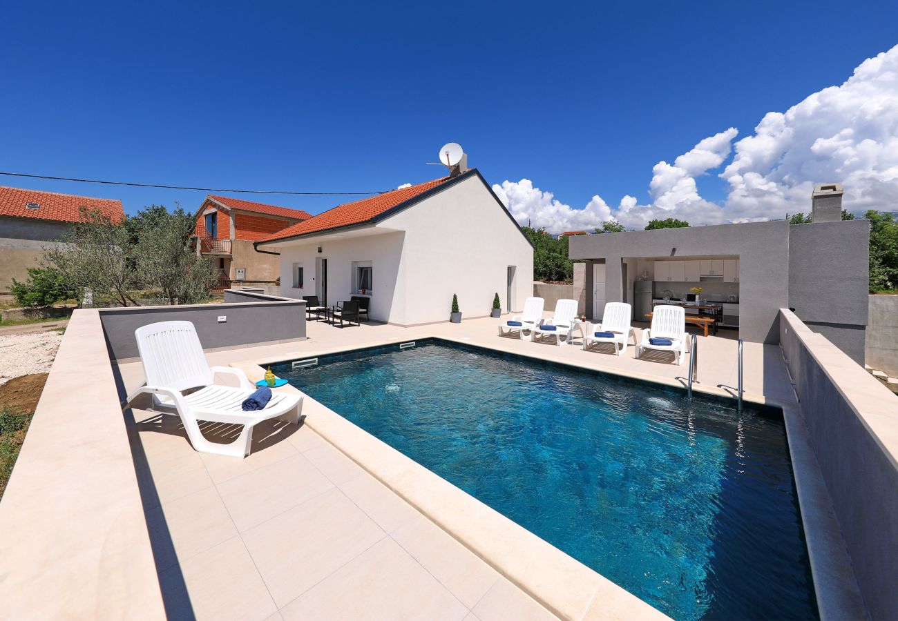 Ferienhaus in Maslenica - Maslenica Maslenica,Ferienhaus für Familien mit Po