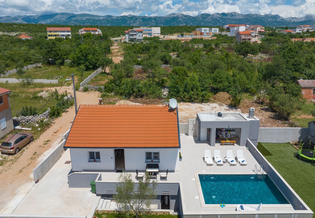 Ferienhaus in Maslenica - Maslenica Maslenica,Ferienhaus für Familien mit Po