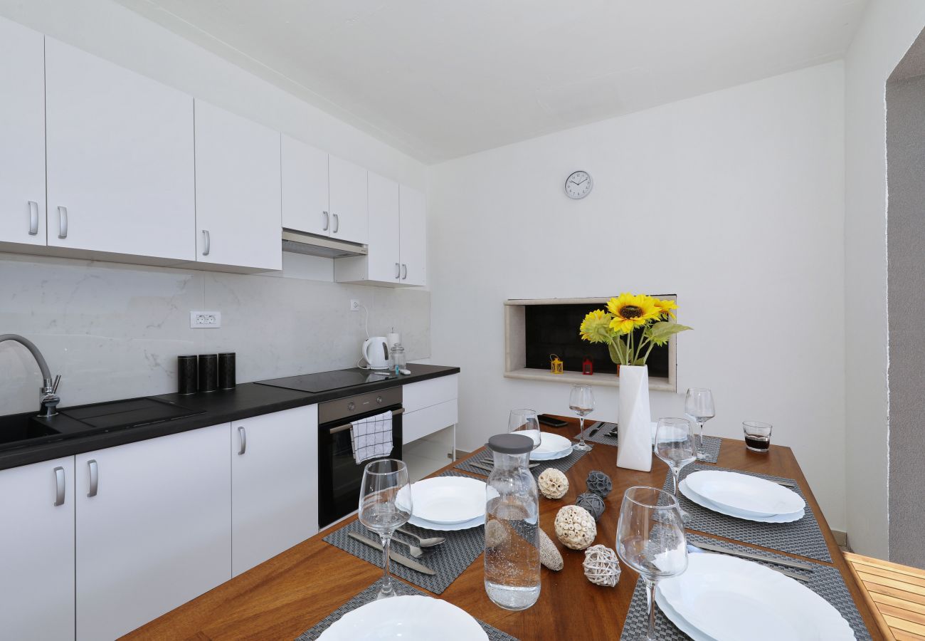 Ferienhaus in Maslenica - Maslenica Maslenica,Ferienhaus für Familien mit Po