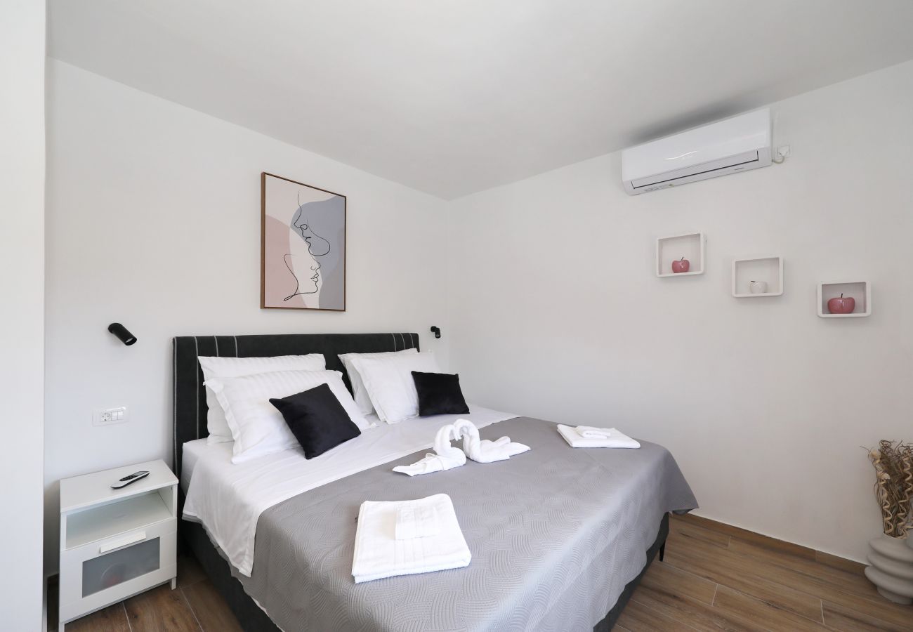 Ferienhaus in Maslenica - Maslenica Maslenica,Ferienhaus für Familien mit Po